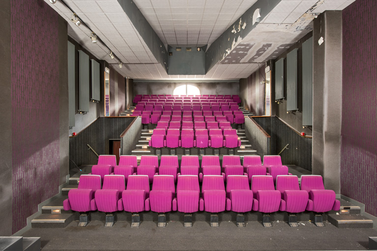 maison cinéma © Pierre-Marie Barbe-Richaud / Région Bourgogne-Franche-Comté, Inventaire du patrimoine - 2023  maison cinéma © Pierre-Marie Barbe-Richaud / Région Bourgogne-Franche-Comté, Inventaire du patrimoine - 2023