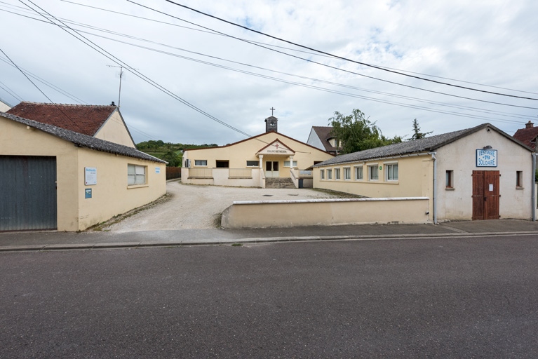  édifice religieux chrétien atelier de menuiserie garage hangar industriel campanile © Pierre-Marie Barbe-Richaud / Région Bourgogne-Franche-Comté, Inventaire du patrimoine - 2023