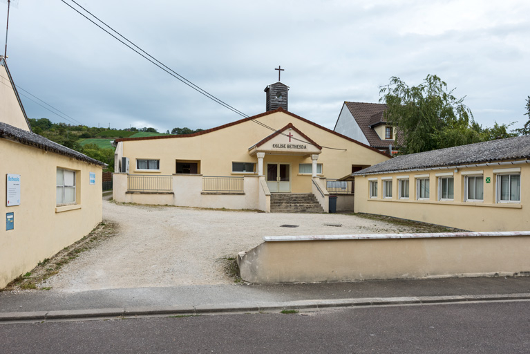  édifice religieux chrétien atelier de menuiserie garage hangar industriel campanile © Pierre-Marie Barbe-Richaud / Région Bourgogne-Franche-Comté, Inventaire du patrimoine - 2023