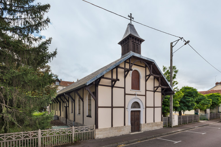 chapelle campanile © Pierre-Marie Barbe-Richaud / Région Bourgogne-Franche-Comté, Inventaire du patrimoine - 2023  chapelle campanile © Pierre-Marie Barbe-Richaud / Région Bourgogne-Franche-Comté, Inventaire du patrimoine - 2023