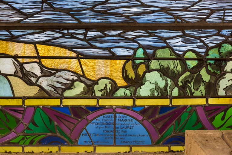 verrière © Pierre-Marie Barbe-Richaud / Région Bourgogne-Franche-Comté, Inventaire du patrimoine - 2023  verrière © Pierre-Marie Barbe-Richaud / Région Bourgogne-Franche-Comté, Inventaire du patrimoine - 2023