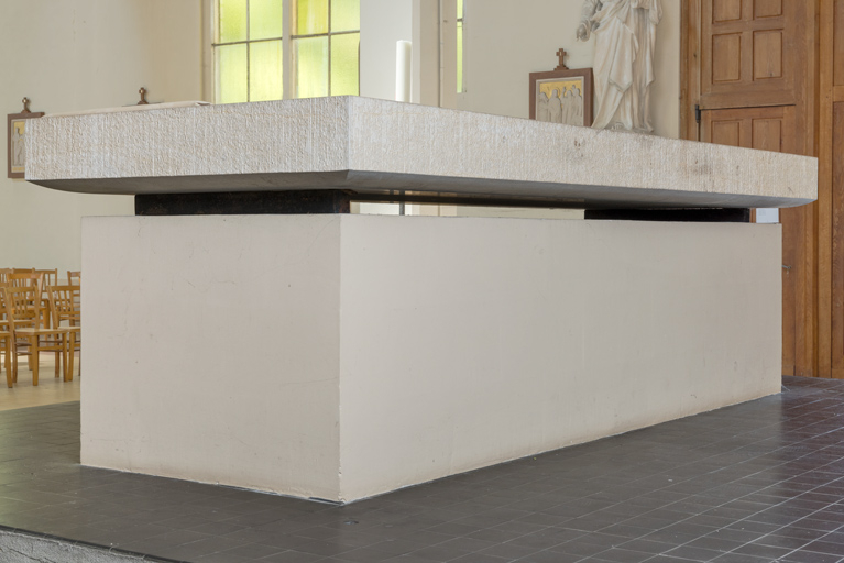 autel © Pierre-Marie Barbe-Richaud / Région Bourgogne-Franche-Comté, Inventaire du patrimoine - 2023  autel © Pierre-Marie Barbe-Richaud / Région Bourgogne-Franche-Comté, Inventaire du patrimoine - 2023