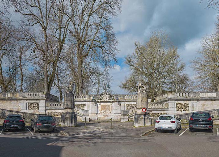 fortification d'agglomération bastion square © Thierry Kuntz / Région Bourgogne-Franche-Comté, Inventaire du patrimoine - 2024  fortification d'agglomération bastion square © Thierry Kuntz / Région Bourgogne-Franche-Comté, Inventaire du patrimoine - 2024