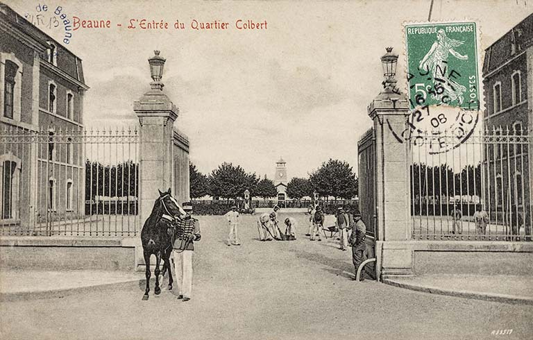 caserne © Thierry Kuntz / Archives municipales, Beaune - 2024  caserne © Thierry Kuntz / Archives municipales, Beaune - 2024