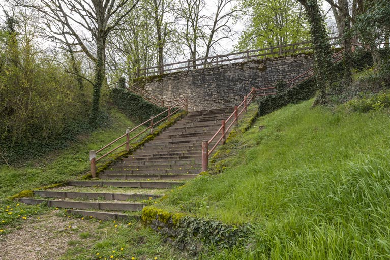  théâtre de plein air © Pierre-Marie Barbe-Richaud / Région Bourgogne-Franche-Comté, Inventaire du patrimoine - 2024