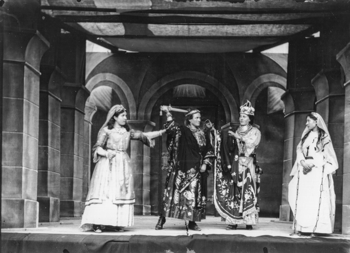  théâtre © Laurent Poupard / Amicale du Mystère de Sainte Reine - 2024