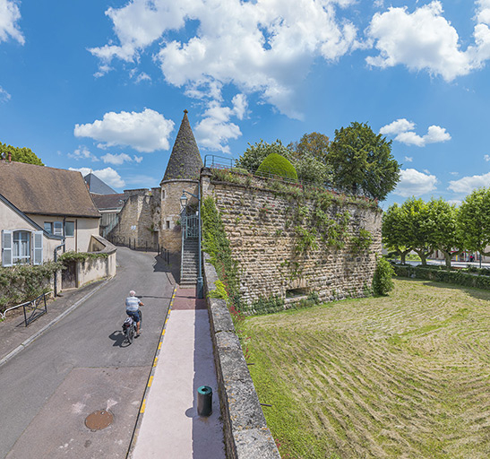 fortification d'agglomération tour © Thierry Kuntz / Région Bourgogne-Franche-Comté, Inventaire du patrimoine - 2024  fortification d'agglomération tour © Thierry Kuntz / Région Bourgogne-Franche-Comté, Inventaire du patrimoine - 2024