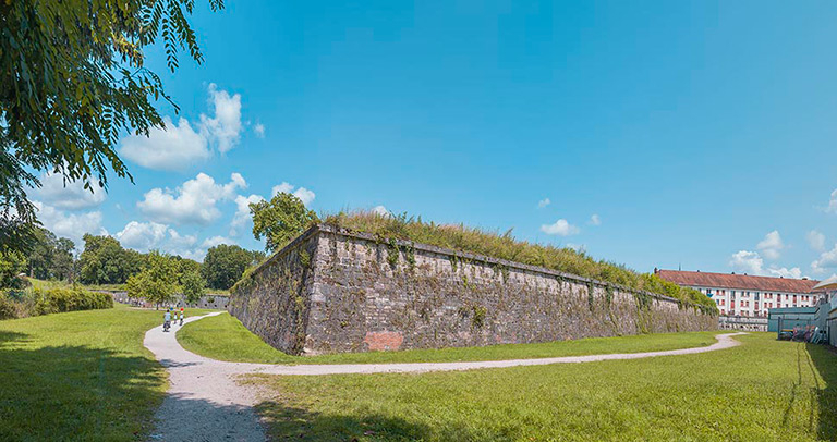 fortification d'agglomération bastion © Thierry Kuntz / Région Bourgogne-Franche-Comté, Inventaire du patrimoine - 2024  fortification d'agglomération bastion © Thierry Kuntz / Région Bourgogne-Franche-Comté, Inventaire du patrimoine - 2024