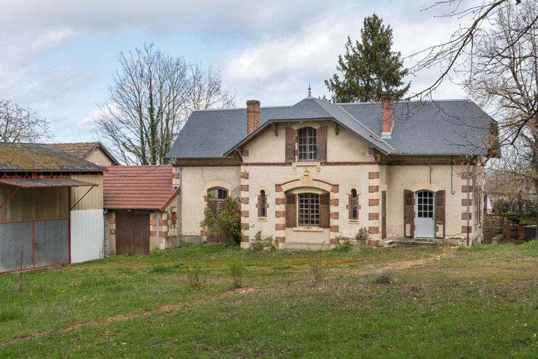 conciergerie communs © Pierre-Marie Barbe-Richaud / Région Bourgogne-Franche-Comté, Inventaire du patrimoine - 2024  conciergerie communs © Pierre-Marie Barbe-Richaud / Région Bourgogne-Franche-Comté, Inventaire du patrimoine - 2024