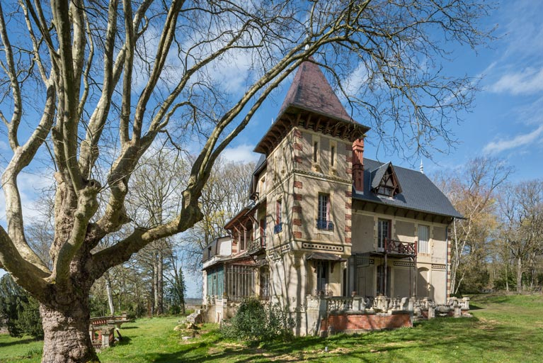 maison © Pierre-Marie Barbe-Richaud / Région Bourgogne-Franche-Comté, Inventaire du patrimoine - 2024  maison © Pierre-Marie Barbe-Richaud / Région Bourgogne-Franche-Comté, Inventaire du patrimoine - 2024