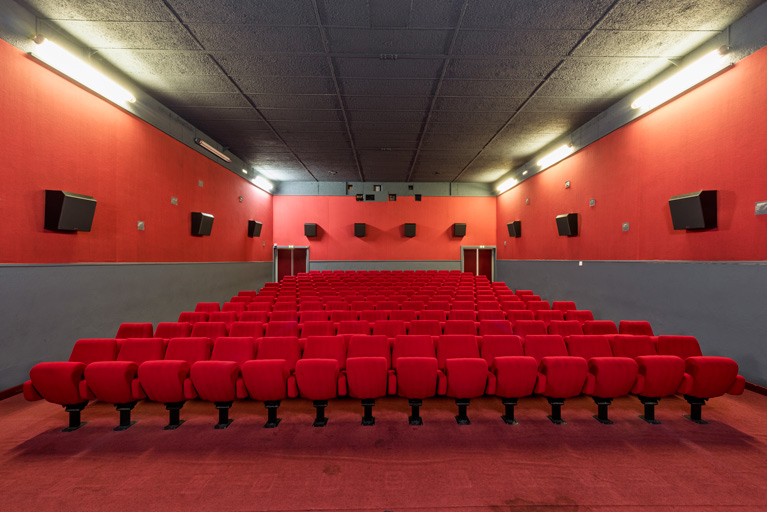 cinéma © Pierre-Marie Barbe-Richaud / Région Bourgogne-Franche-Comté, Inventaire du patrimoine - 2024  cinéma © Pierre-Marie Barbe-Richaud / Région Bourgogne-Franche-Comté, Inventaire du patrimoine - 2024