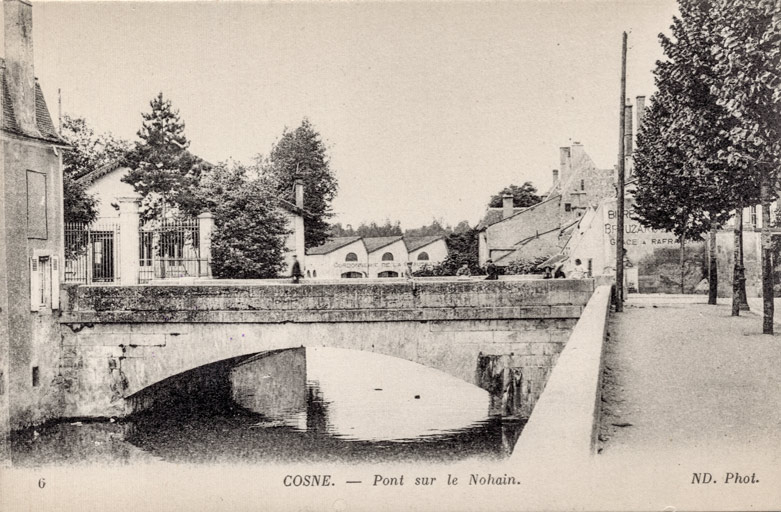 cinéma cercle de sociabilité salle des fêtes © Pierre-Marie Barbe-Richaud / Région Bourgogne-Franche-Comté, Inventaire du patrimoine - 2024  cinéma cercle de sociabilité salle des fêtes © Pierre-Marie Barbe-Richaud / Région Bourgogne-Franche-Comté, Inventaire du patrimoine - 2024