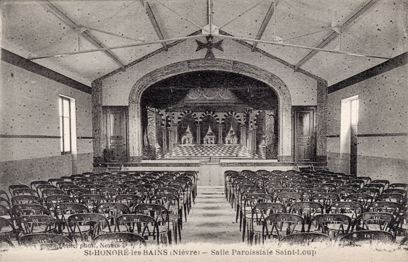 salle paroissiale cinéma © Pierre-Marie Barbe-Richaud / Région Bourgogne-Franche-Comté, Inventaire du patrimoine - 2024  salle paroissiale cinéma © Pierre-Marie Barbe-Richaud / Région Bourgogne-Franche-Comté, Inventaire du patrimoine - 2024