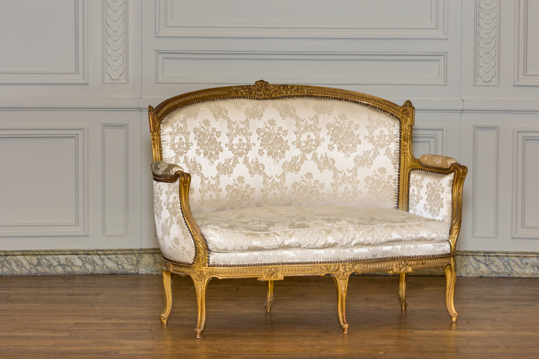  théâtre canapé © Pierre-Marie Barbe-Richaud / Région Bourgogne-Franche-Comté, Inventaire du patrimoine - 2025