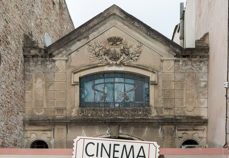  marché couvert cinéma passage couvert © Pierre-Marie Barbe-Richaud / Région Bourgogne-Franche-Comté, Inventaire du patrimoine - 2025