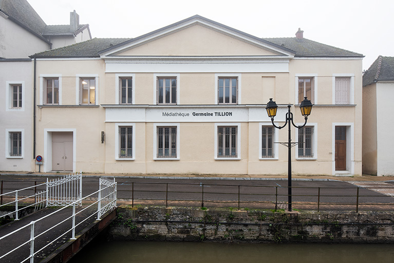  théâtre établissement administratif © Nicolas Waltefaugle / Région Bourgogne-Franche-Comté, Inventaire du patrimoine - 2025