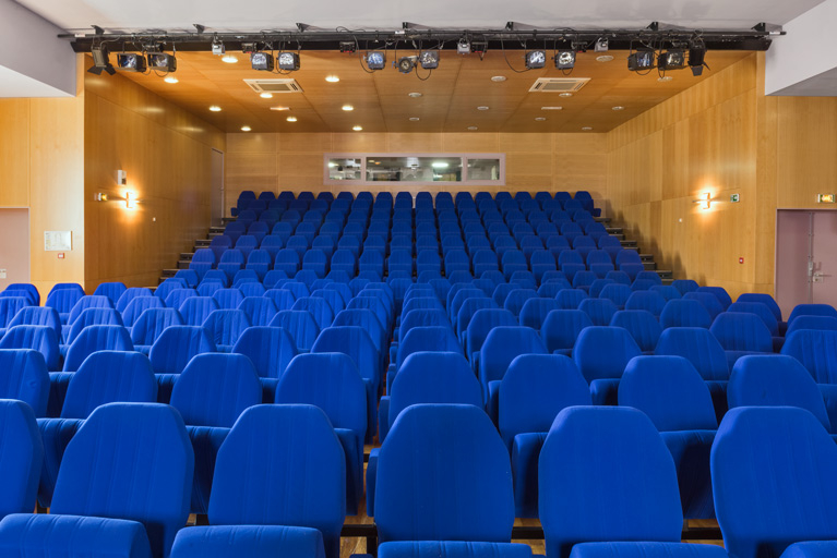  halle mairie tribunal salle de spectacle © Pierre-Marie Barbe-Richaud / Région Bourgogne-Franche-Comté, Inventaire du patrimoine - 2025