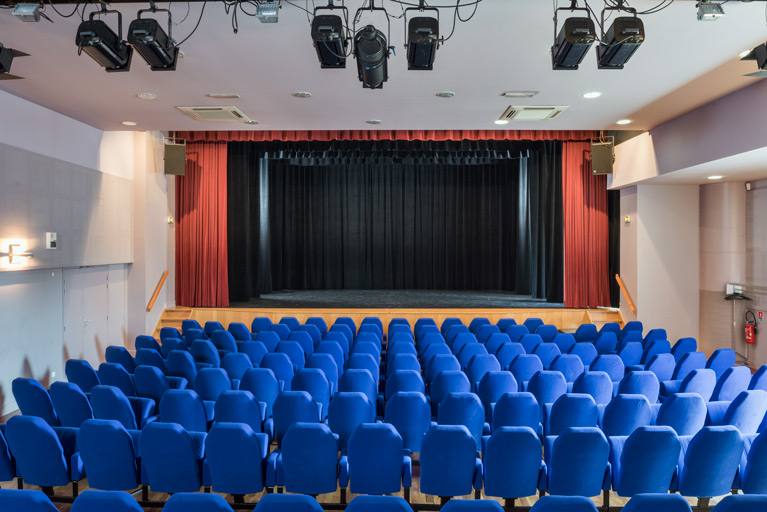  halle mairie tribunal salle de spectacle © Pierre-Marie Barbe-Richaud / Région Bourgogne-Franche-Comté, Inventaire du patrimoine - 2025