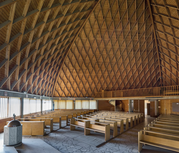  église choeur nef charpente autel ambon fonts baptismaux © Pierre-Marie Barbe-Richaud / Région Bourgogne-Franche-Comté, Inventaire du patrimoine - 2025