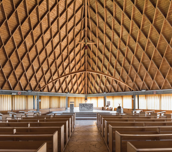  église choeur nef charpente autel ambon fonts baptismaux © Pierre-Marie Barbe-Richaud / Région Bourgogne-Franche-Comté, Inventaire du patrimoine - 2025