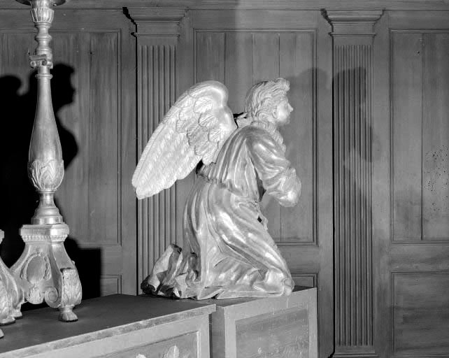 Vue de l'ange droit de profil droit. © Yves Sancey / Région Bourgogne-Franche-Comté, Inventaire du patrimoine - 1974