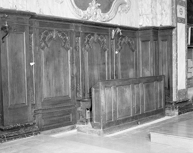 Détail des lambris du mur droit du choeur. © Yves Sancey / Région Bourgogne-Franche-Comté, Inventaire du patrimoine - 1974