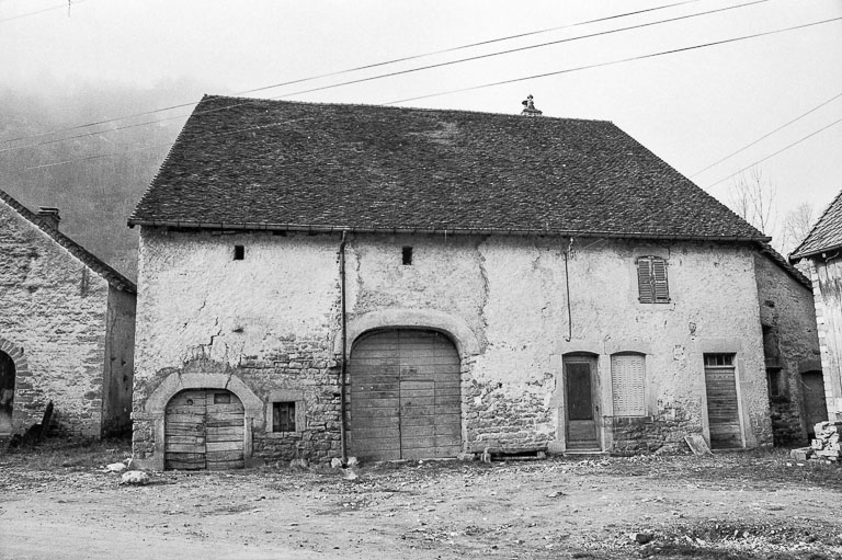Ferme cadastrée 1965 AD 397, située chemin de Billin : façade antérieure. © F. Pernin / Région Bourgogne-Franche-Comté, Inventaire du patrimoine - 1974