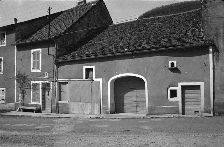 Ferme cadastrée 1964 AB 33 : façade antérieure. © F. Pernin / Région Bourgogne-Franche-Comté, Inventaire du patrimoine - 1974