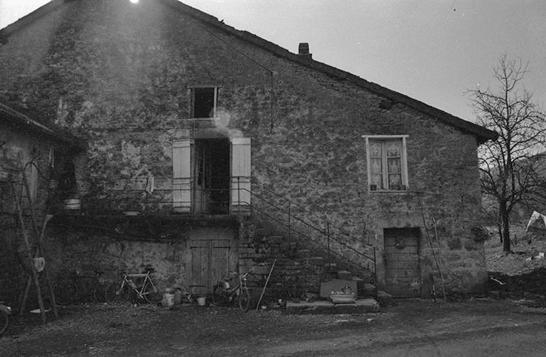 Maison cadastrée 1964 AB 32 : façade antérieure. © F. Pernin / Région Bourgogne-Franche-Comté, Inventaire du patrimoine - 1974