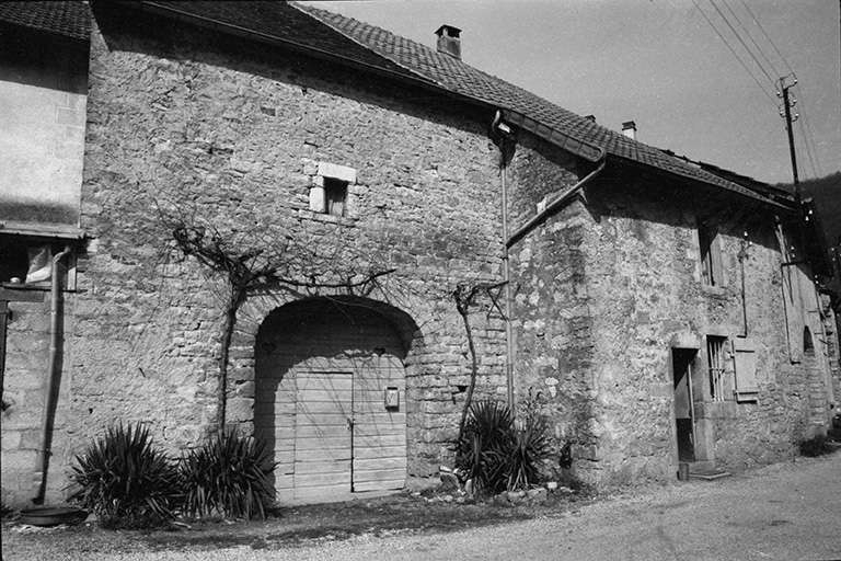 Ferme cadastrée 1964 AB 54 : façade antérieure. © F. Pernin / Région Bourgogne-Franche-Comté, Inventaire du patrimoine - 1974