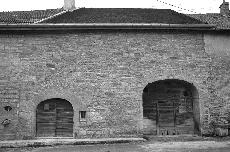 Ferme cadastrée 1965 AB 249 et 252 : façade antérieure. © F. Pernin / Région Bourgogne-Franche-Comté, Inventaire du patrimoine - 1974