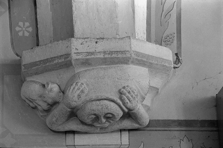 Choeur : culot en pierre. © Guy Forestier / Région Bourgogne-Franche-Comté, Inventaire du patrimoine - 1974