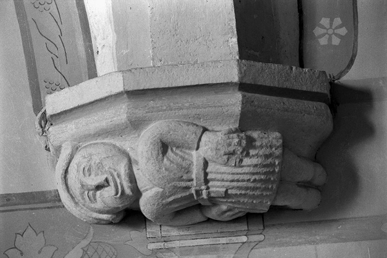 Choeur : culot en pierre. © Guy Forestier / Région Bourgogne-Franche-Comté, Inventaire du patrimoine - 1974