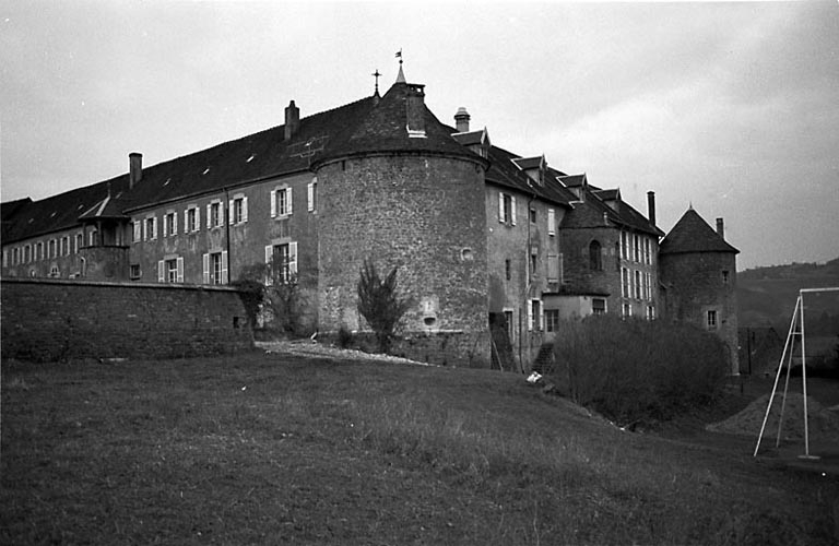 Vue d'ensemble depuis le sud. © Guy Forestier / Région Bourgogne-Franche-Comté, Inventaire du patrimoine - 1974
