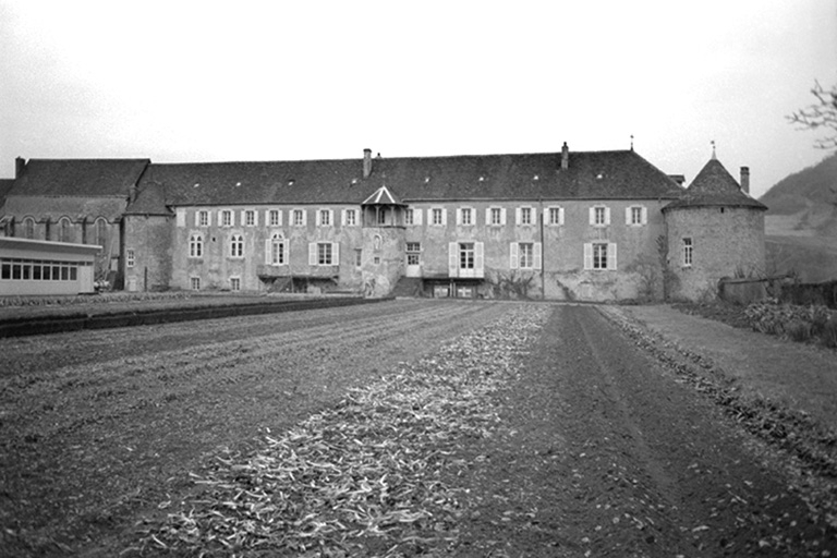 Façade sud-ouest. © Guy Forestier / Région Bourgogne-Franche-Comté, Inventaire du patrimoine - 1974