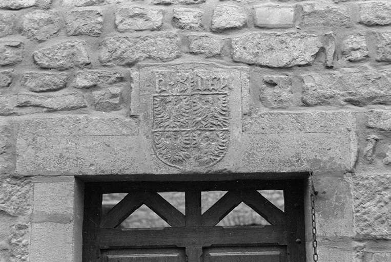 Porte de maison : blason, 16ème siècle. © Guy Forestier / Région Bourgogne-Franche-Comté, Inventaire du patrimoine - 1974