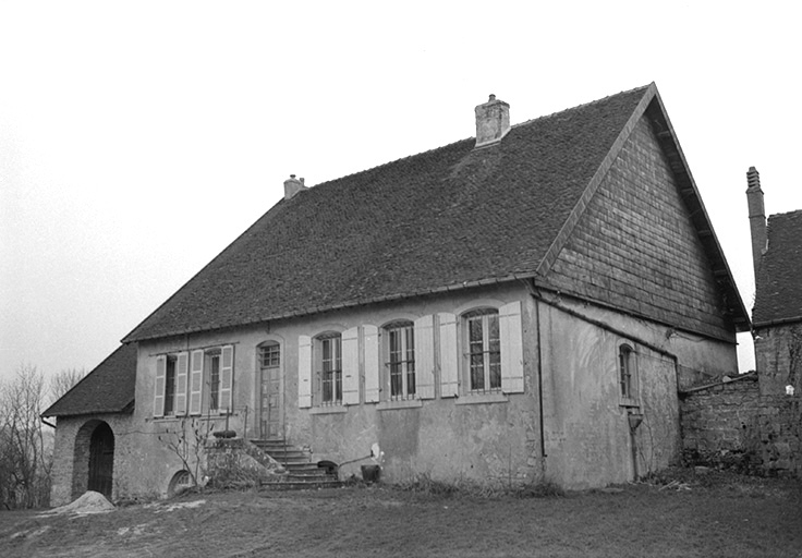Façade antérieure. © Guy Forestier / Région Bourgogne-Franche-Comté, Inventaire du patrimoine - 1974