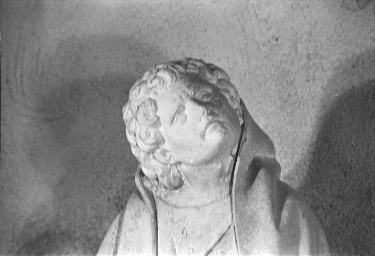 Saint Jean : détail. © Guy Forestier / Région Bourgogne-Franche-Comté, Inventaire du patrimoine - 1974