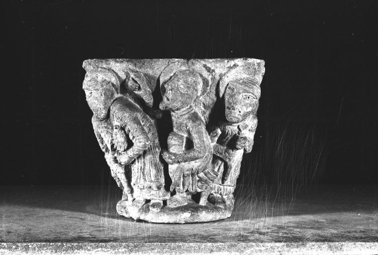 Vue d'une face,  apôtre. © Guy Forestier / Région Bourgogne-Franche-Comté, Inventaire du patrimoine - 1974