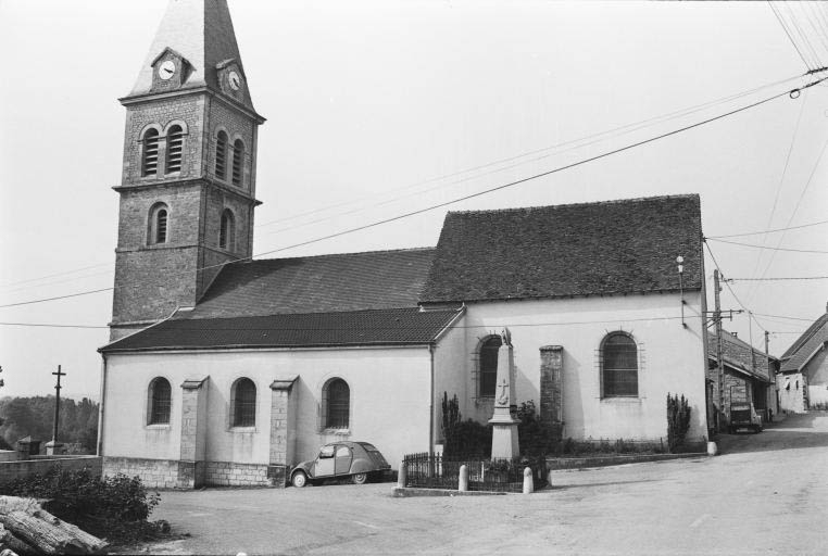 Façade latérale droite. © Guy Forestier / Région Bourgogne-Franche-Comté, Inventaire du patrimoine - 1974