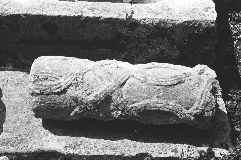 Vue d'un fragment à entrelacs. © Guy Forestier / Région Bourgogne-Franche-Comté, Inventaire du patrimoine - 1974