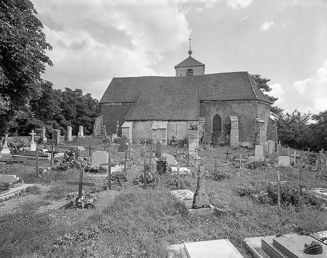 Façade latérale droite. © Yves Sancey / Région Bourgogne-Franche-Comté, Inventaire du patrimoine - 1974