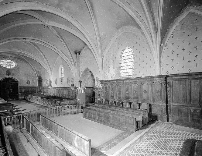 Intérieur : mur gauche vu du choeur. © Yves Sancey / Région Bourgogne-Franche-Comté, Inventaire du patrimoine - 1974