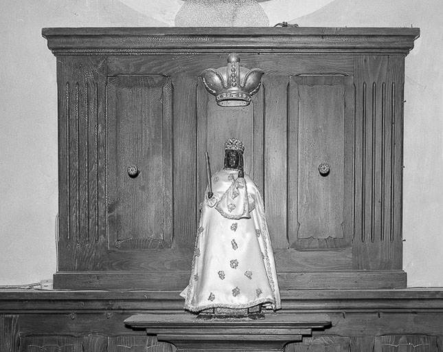 Vue de face sur son présentoir. © Yves Sancey / Région Bourgogne-Franche-Comté, Inventaire du patrimoine - 1975