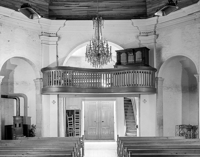 Intérieur : vue d'ensemble depuis le choeur. © Yves Sancey / Région Bourgogne-Franche-Comté, Inventaire du patrimoine - 1975