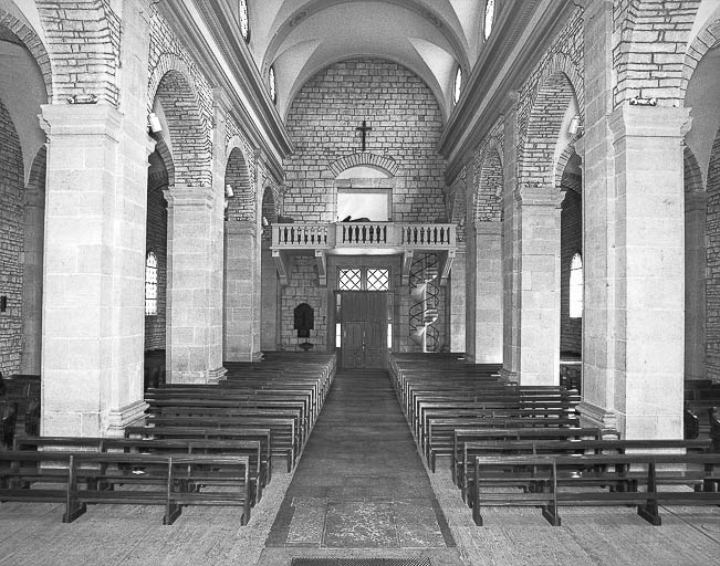 Nef depuis le choeur. © Yves Sancey / Région Bourgogne-Franche-Comté, Inventaire du patrimoine - 1975