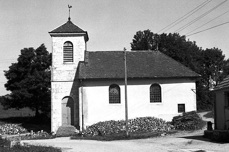 Vue de la façade latérale droite. © Yves Sancey / Région Bourgogne-Franche-Comté, Inventaire du patrimoine - 1975