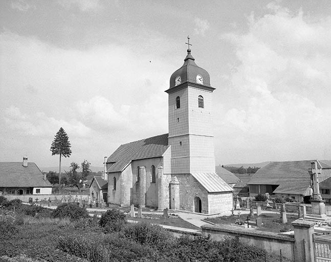 Extérieur : faces nord et ouest. © Yves Sancey / Région Bourgogne-Franche-Comté, Inventaire du patrimoine - 1975
