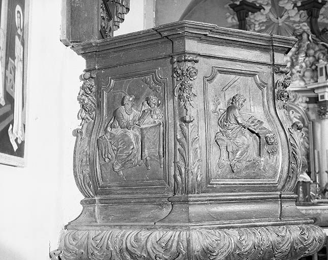 Détail de la cuve : panneau saint Matthieu. © Yves Sancey / Région Bourgogne-Franche-Comté, Inventaire du patrimoine - 1975