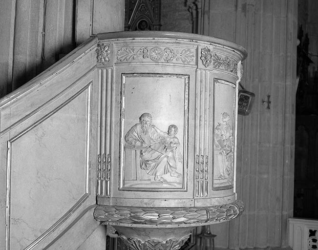 Détail : cuve, 1er panneau, saint Matthieu. © Yves Sancey / Région Bourgogne-Franche-Comté, Inventaire du patrimoine - 1975